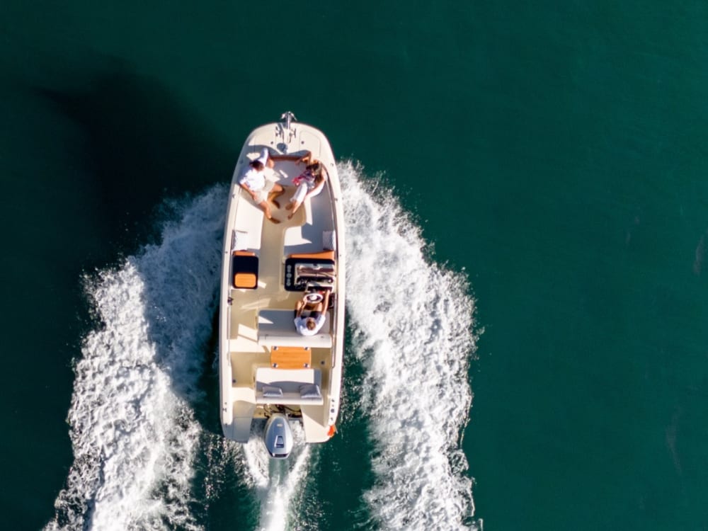 5-stündiges Abenteuer in der Boka-Bucht mit Schwimmen