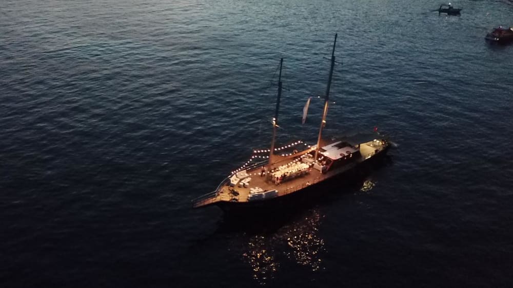 Panoramic sunset tour with vip gulet in istanbul