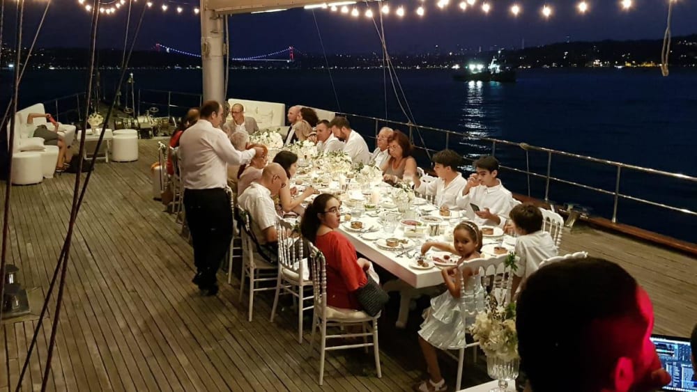Half-Day Bosphorus Cruise VİP Gulet