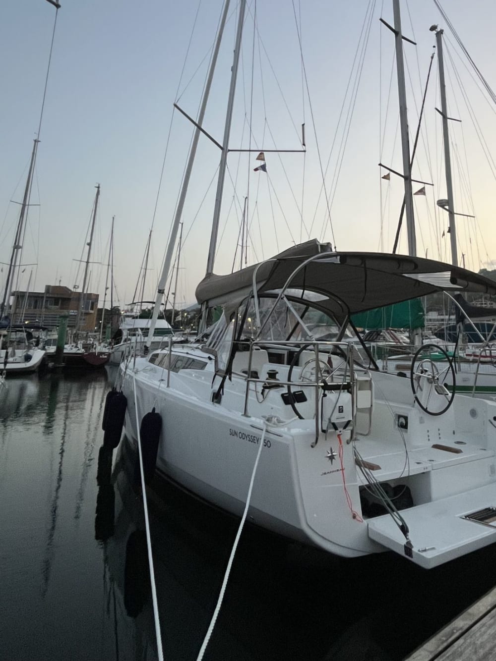 Celebra tu mejor cumpleaños en un paseo en velero de 4 horas