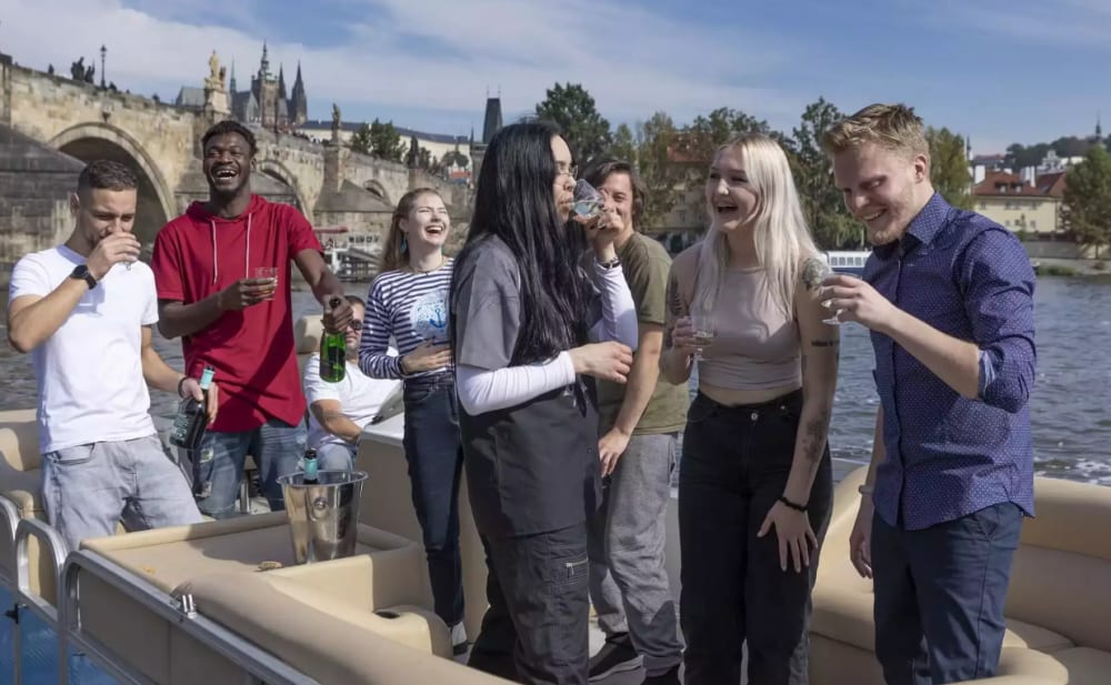 Prague Beer Boat – 1-Hour Unlimited Beer Cruise