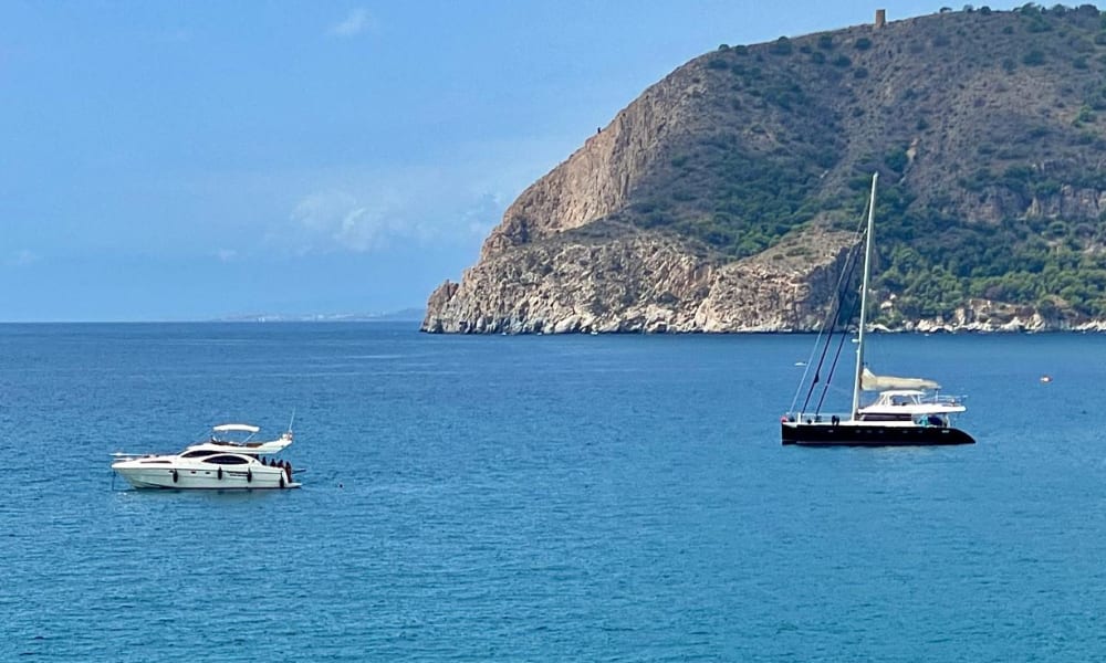 Experiencia Premium en Yate – Calas, Snorkel y Relax en Alta Mar