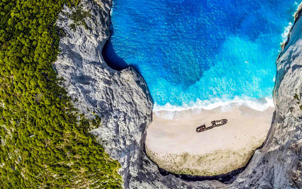 SCHIFFSWRACK | BLAUE HÖHLEN - Nordkreuzfahrt