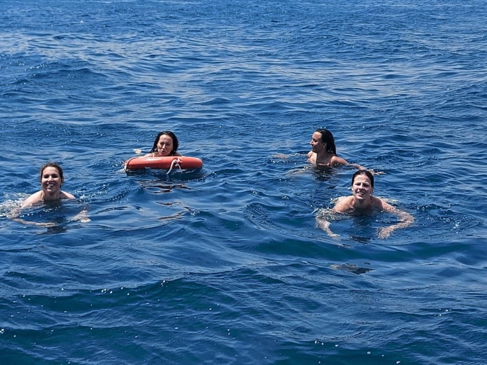 Your Perfect Day Along the Barcelona Coast – Cava, Snacks, and Paddleboarding