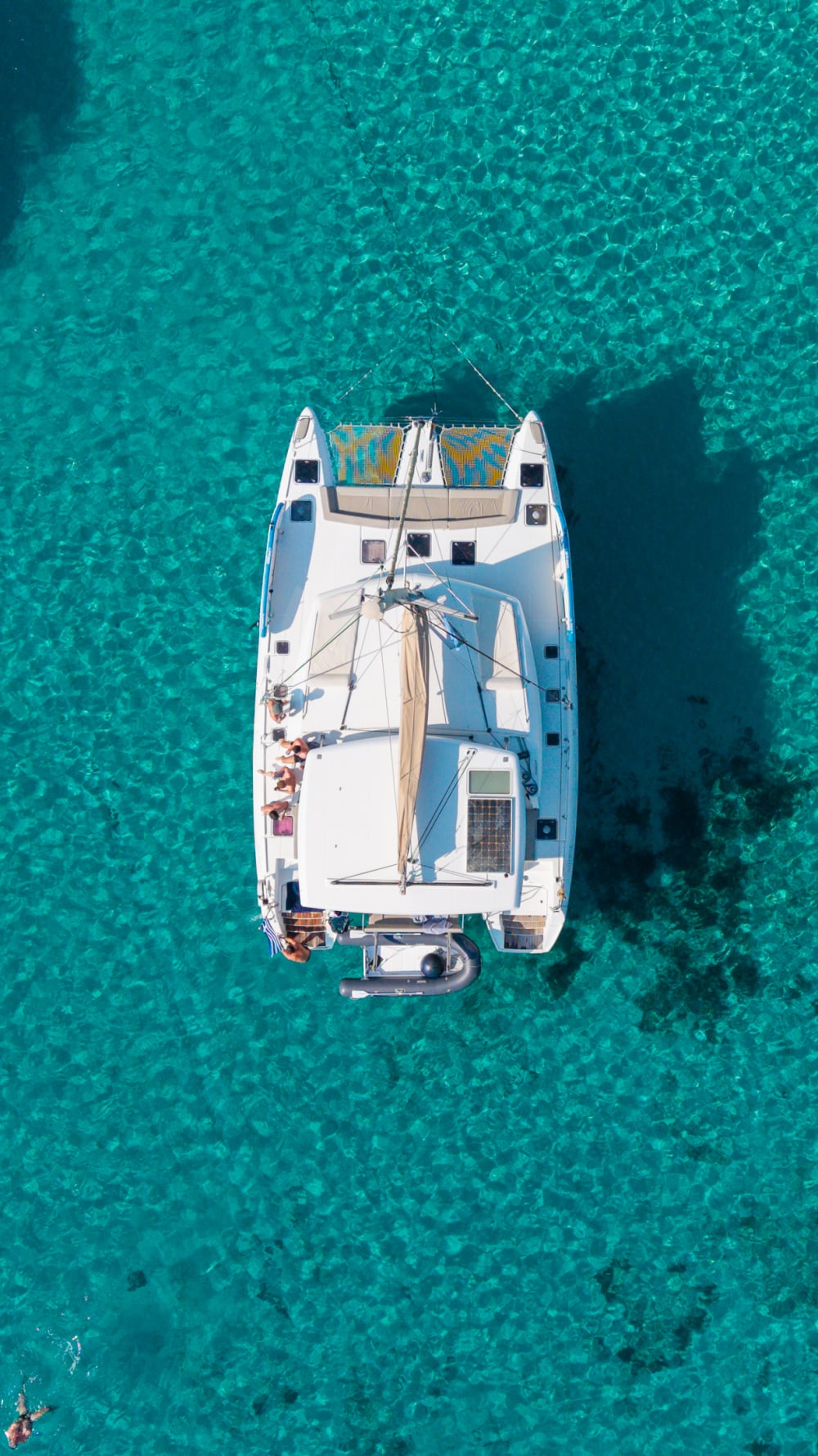 Il massimo del relax: fuga privata di 8 ore in catamarano di lusso a Mykonos