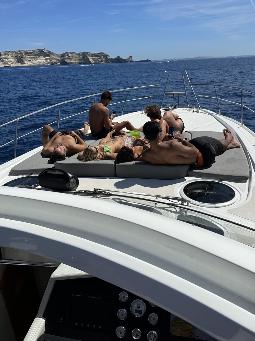 Location de yacht à la journée – Découvrez la Corse du Sud à bord