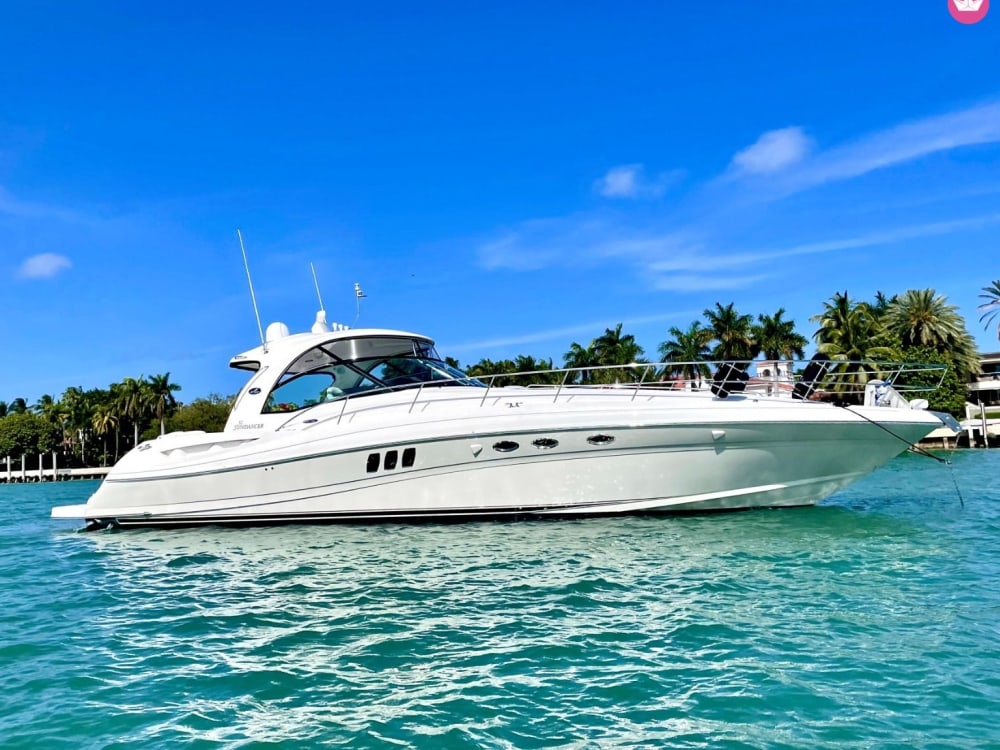 Half-Day Yacht Tour to Isla Mujeres: Sea, Sun & Style