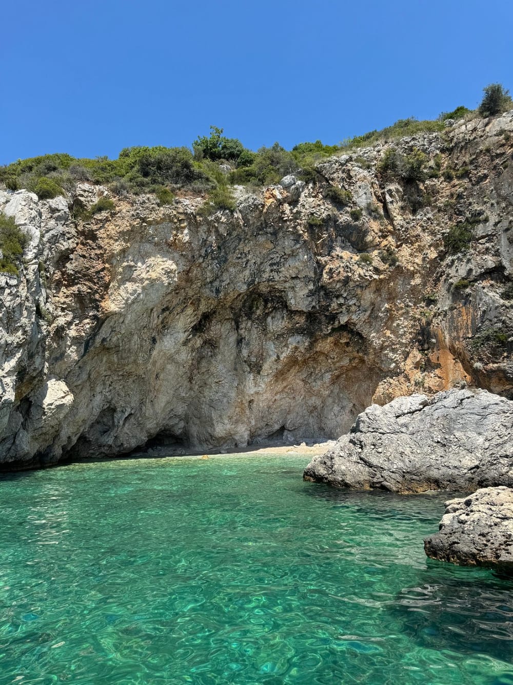 Całodniowa wycieczka łodzią po Wyspach Elafickich: prywatna przygoda motorówką