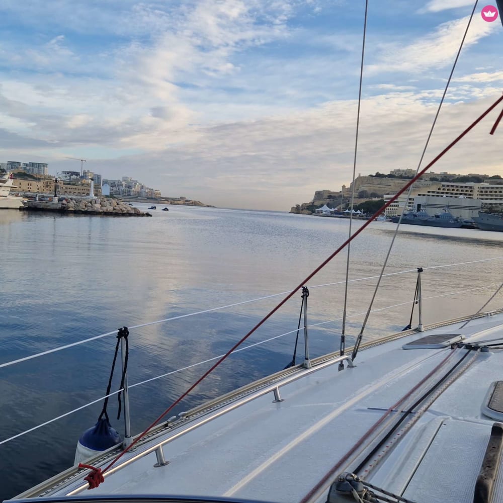 Entdecken Sie Malta mit dem Segelboot: Ein Abenteuer zwischen Meer und Entspannung