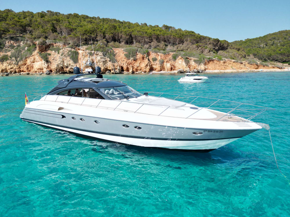 Day trip to Menorca: discover the turquoise and crystal-clear waters