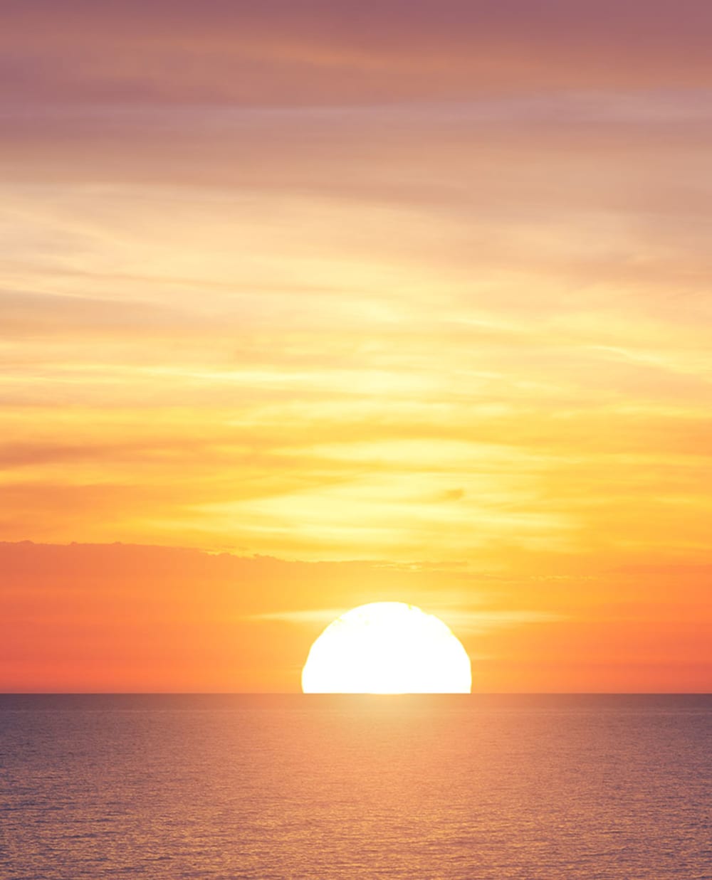 Naviguer vers le coucher du soleil&nbsp;: une croisière raffinée en soirée au départ de Naxos