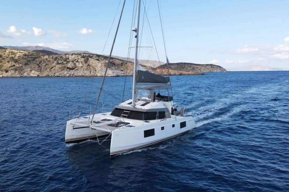 Private Tour Full-Day / Island Hopping Platinum Catamaran Cruise in Santorini