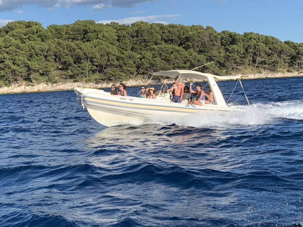 1.5-Hour Sunset Escape from Hvar – Max 4 Guests