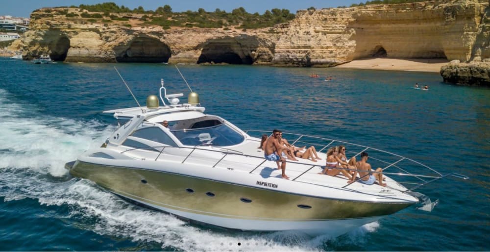 Excursión de día completo: Descubrimiento de las cuevas de Benagil y el faro de Alfanzina