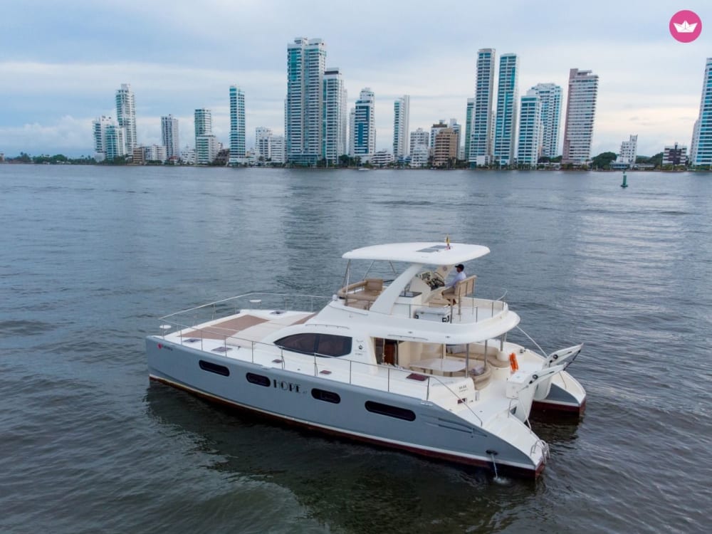 A Day on the Water: Cartagena’s Coastline, Your Way