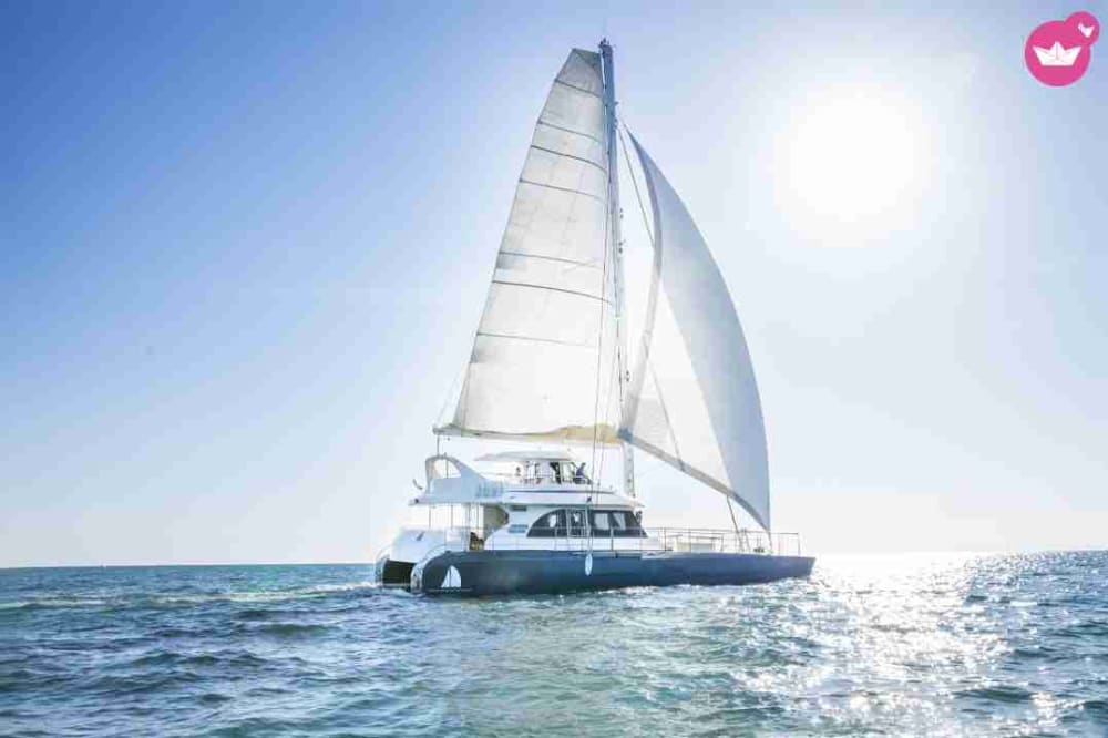 1h – Découvrez la magie du maxi-catamaran en un instant