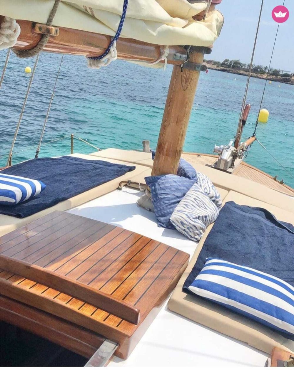 Classic Sailing Day in Mallorca with Drinks & Swim Stops