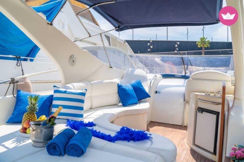 Ultimate Barcelona Cruise: 4 Hours of Sun, Sea and Sights