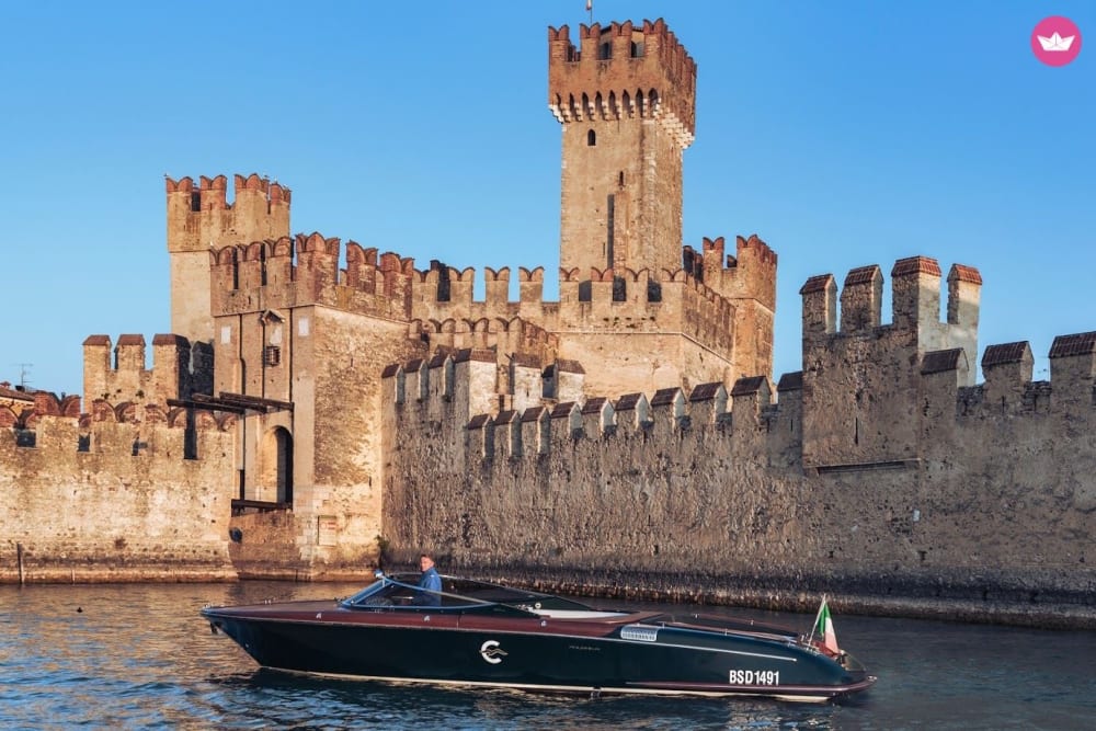 Zeitlose Eleganz: Ganztägige Riva-Kreuzfahrt zu den Wahrzeichen des Gardasees