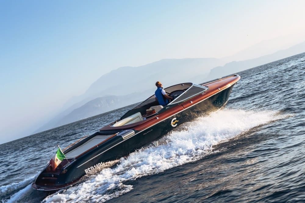 Halbtägige Eleganz: Entdecken Sie den Gardasee mit Riva Aquariva