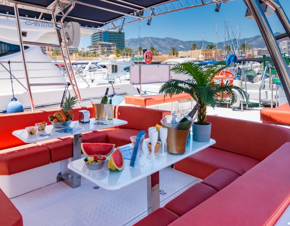 Fiesta sobre las olas – Crucero de 2 horas desde Fuengirola