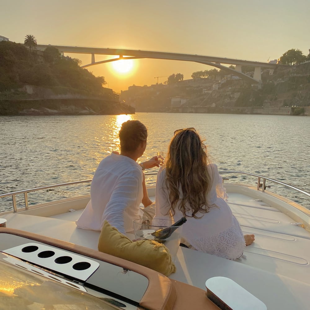 Sonnenuntergangsruhe: Erkundung der Douro-Mündung in der Abenddämmerung