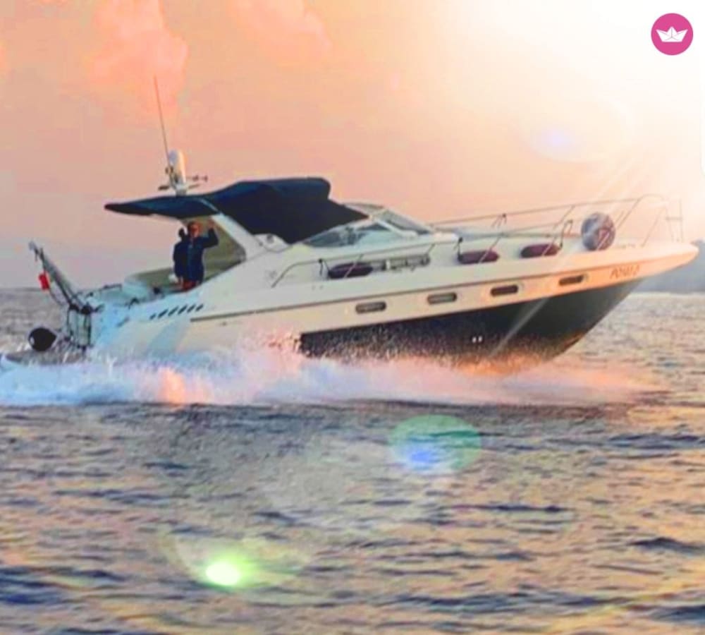 Esperienza unica in yacht tra relax, nuotate nelle acque cristalline dello jonio e buon cibo siciliano