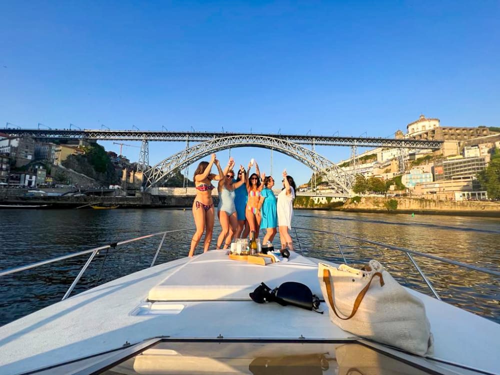 Porto : Croisière privée en yacht avec vin, collations et 6 ponts