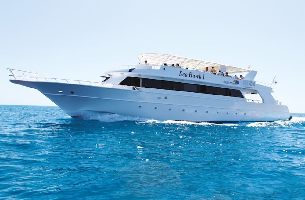 **Private Afternoon Cruise 11 to 20 People - €1050**