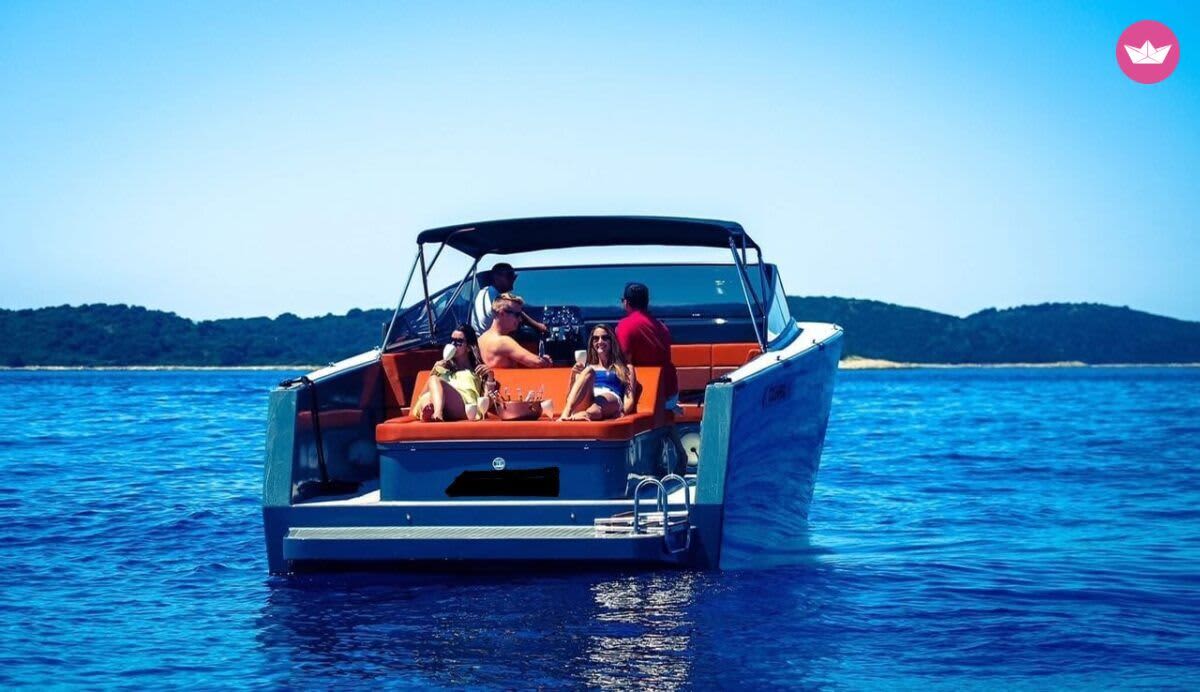 Blaues Wasser & Inselstimmung – Ganztägige Kreuzfahrt ab Hvar