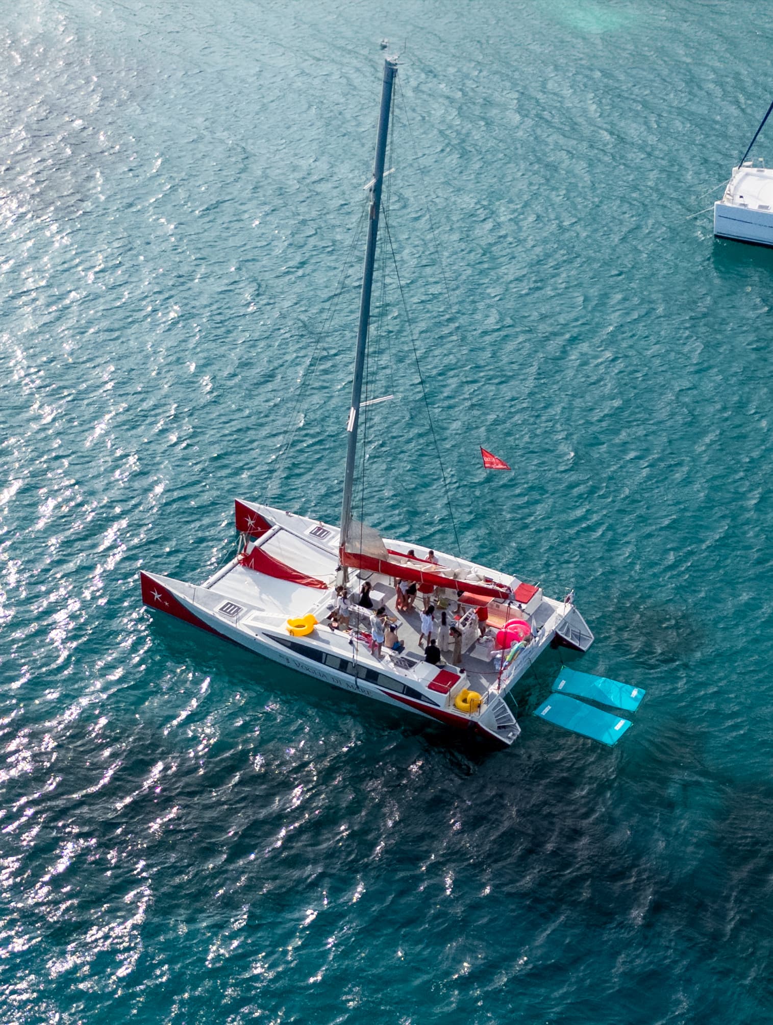 Ολοήμερη απόδραση στον κόλπο του Αζαξιό – Μυστικοί όρμοι και θέα στο νησί