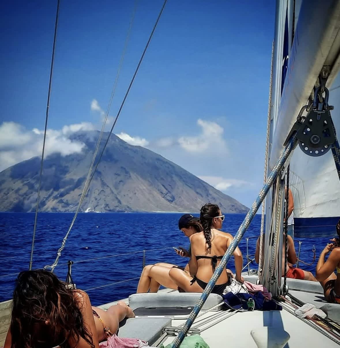 Excursion d'une journée à Taormine : explorez l'Isola Bella, la baie d'Atlantis et les grottes cachées