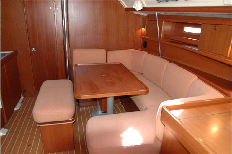 Full-day sailing experience in Cambrils