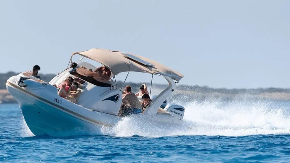 Cały dzień magii w Latsi na motorówce