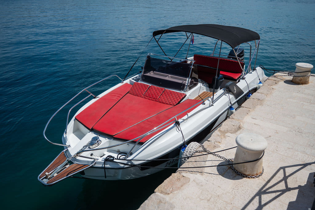 Dyk ner i orörda vatten: En heldag runt Šibenik