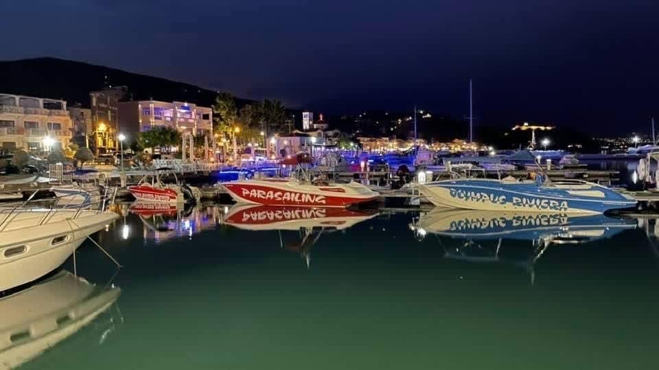 Profitez de 9 heures de navigation à moteur à Platamon