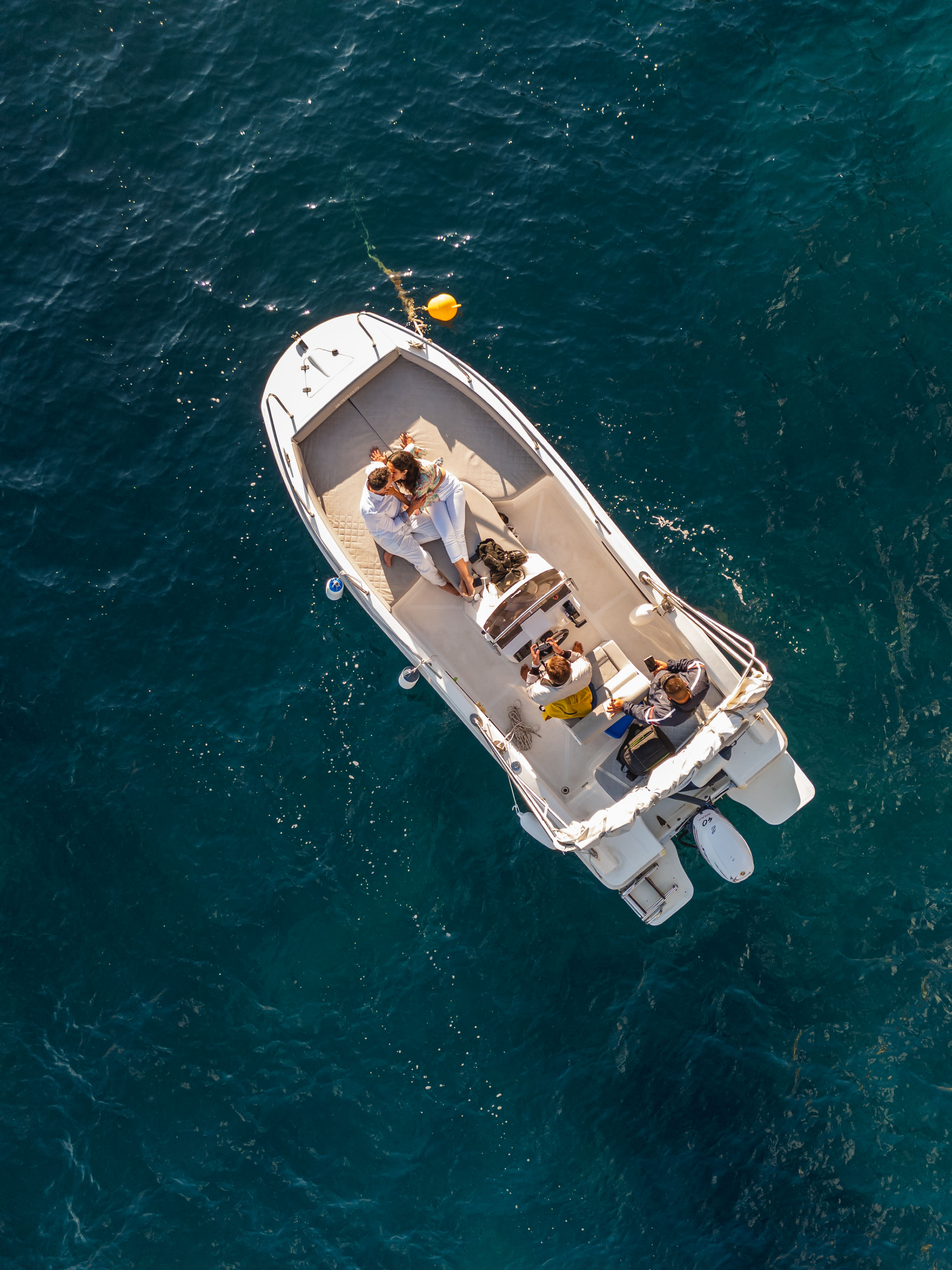 Crociera al tramonto a Capri: 2 ore di magia in mare