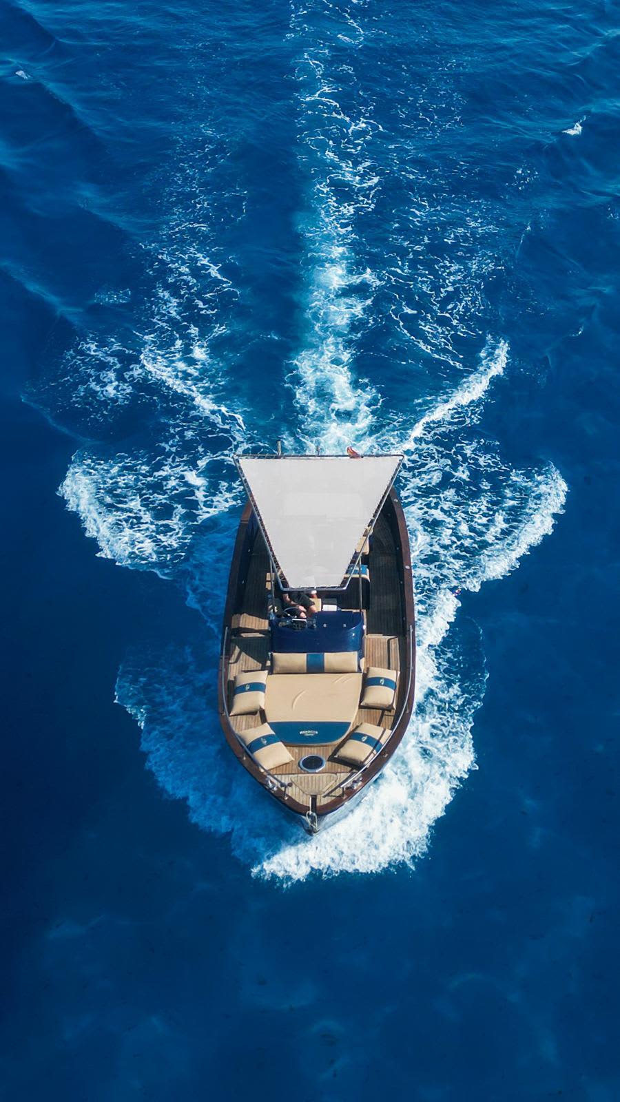 Um dia em Formentera num barco a motor