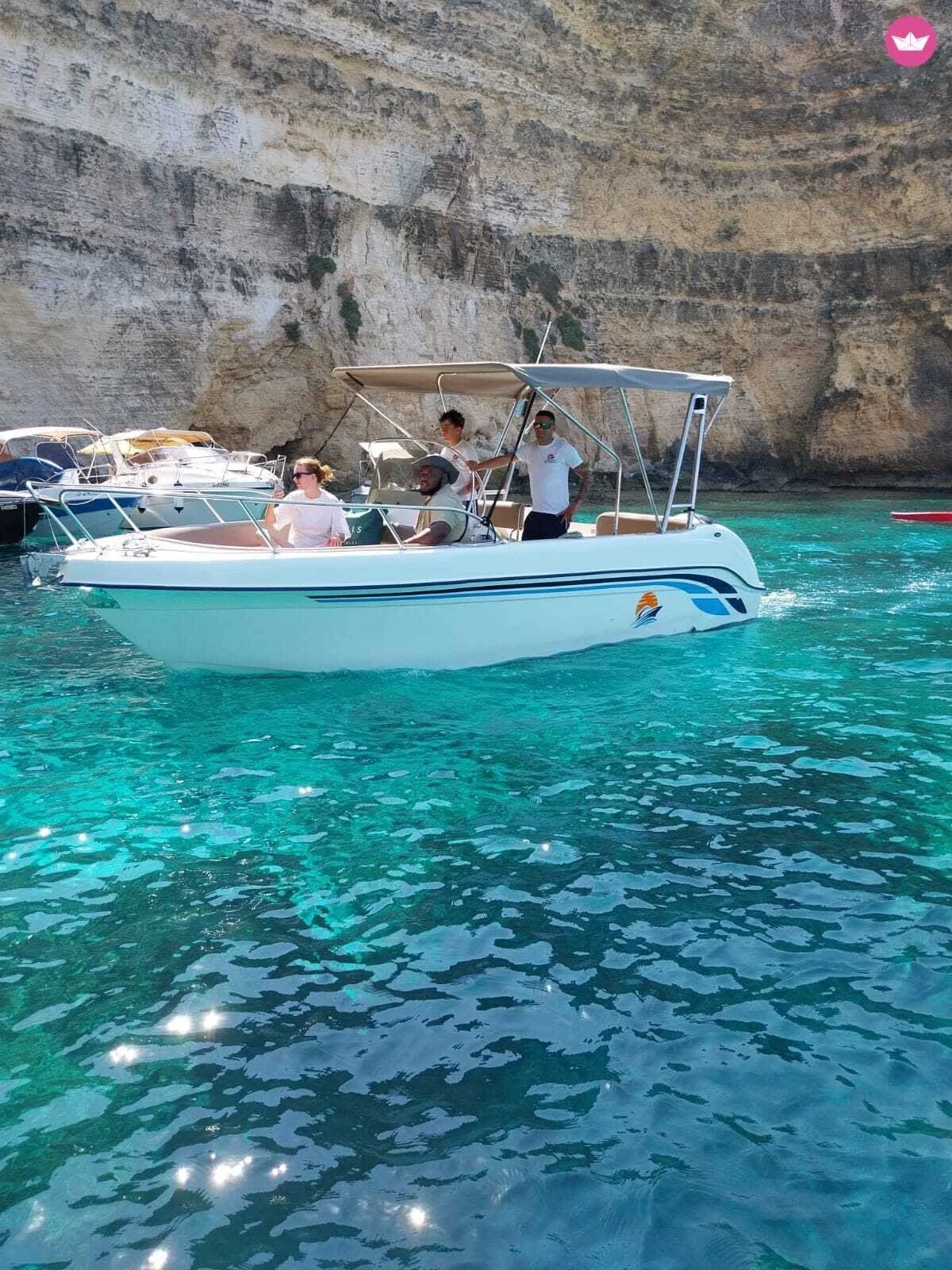 Location de bateau à moteur à la journée à Malte