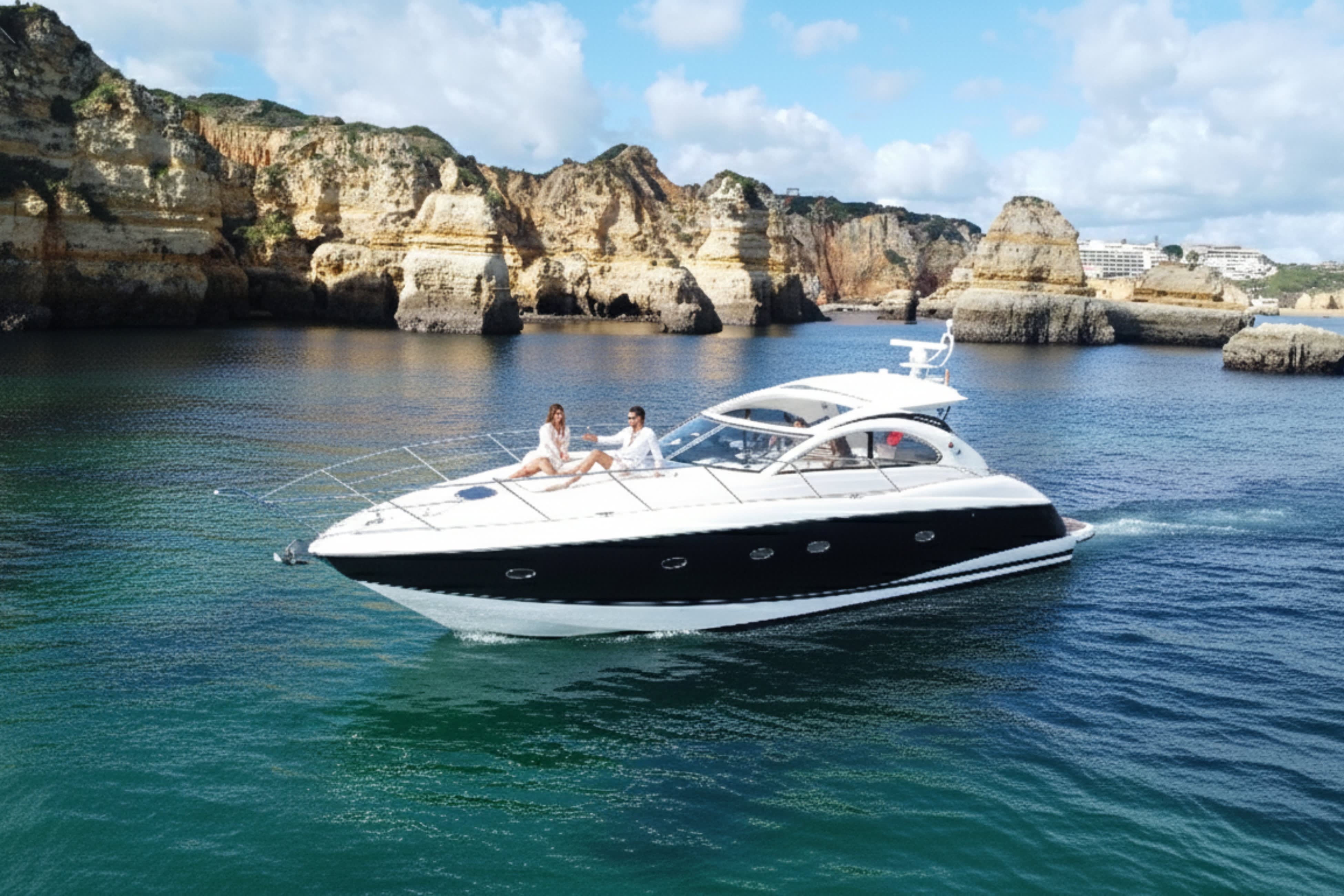Exploring the Algarve by Luxury Yacht – 7 Hour Escape