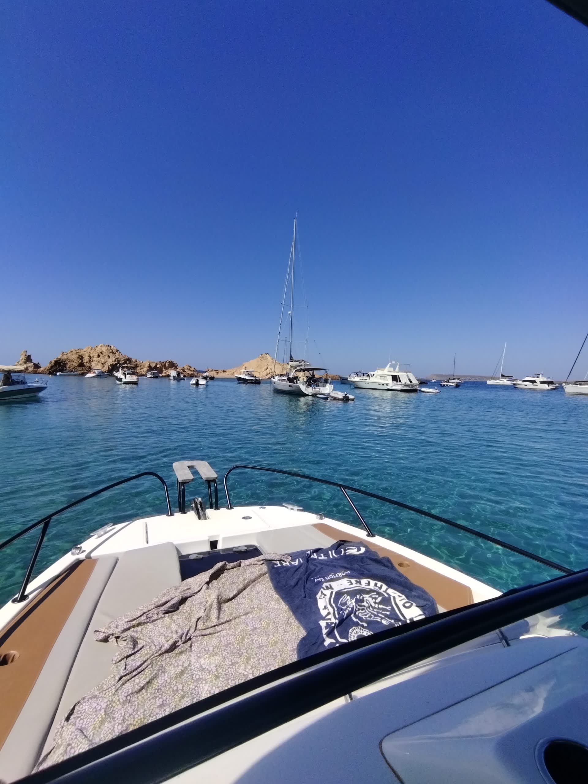 Discover the most beautiful coves on the island with us.