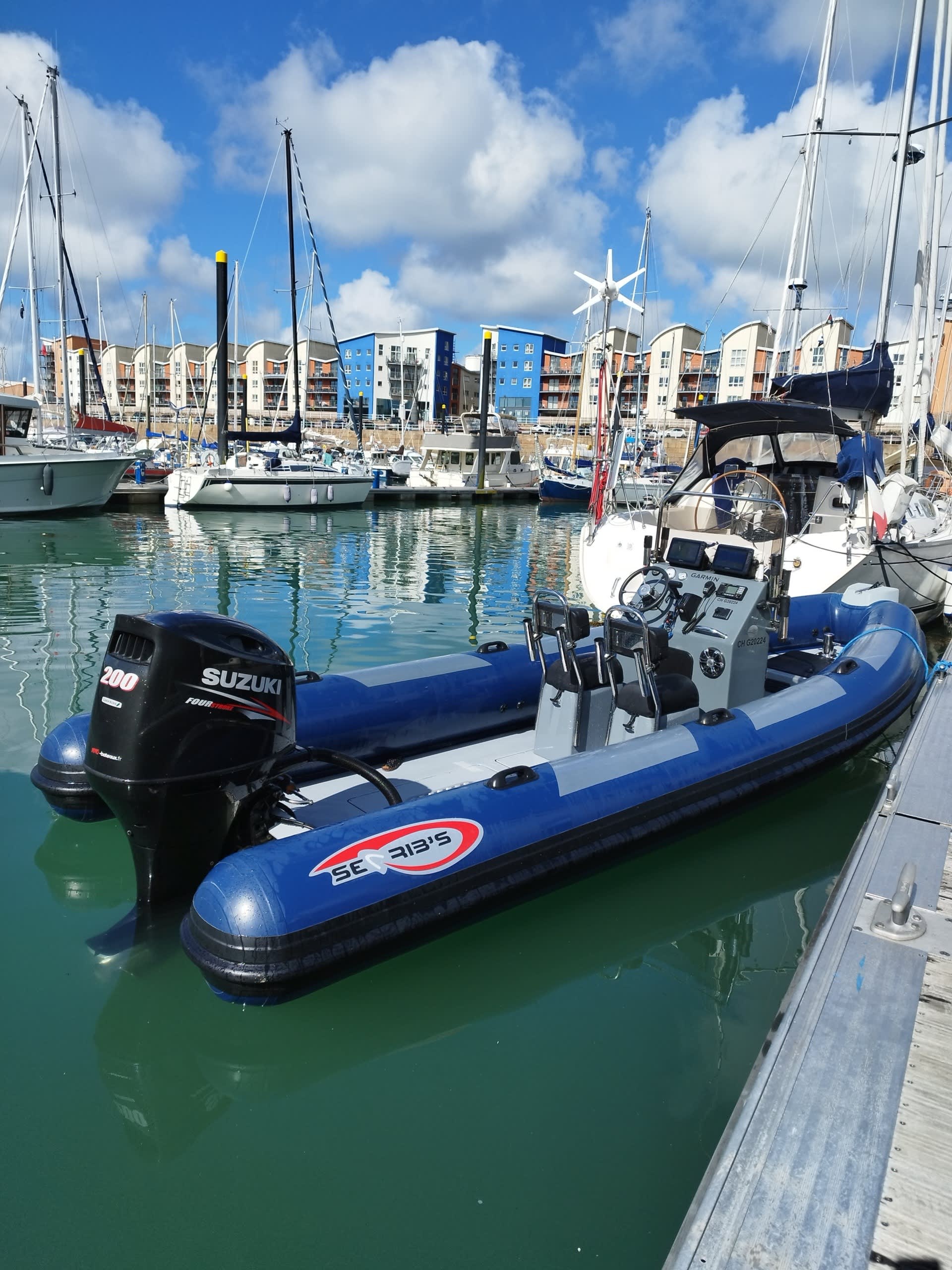 Halbtägige Bootstour in Cherbourg-en-Cotentin mit einem Motorboot