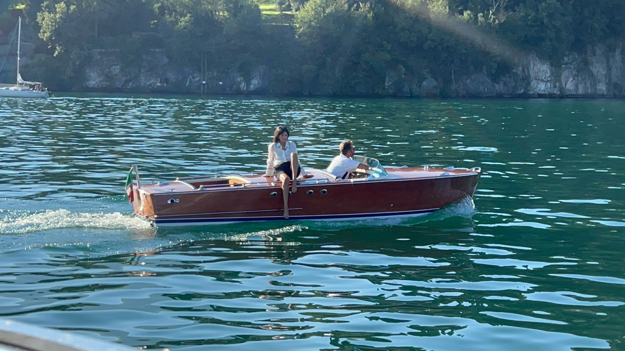 Dolce Vita on Lake Como – Full-Day Riva Cruise from Lecco