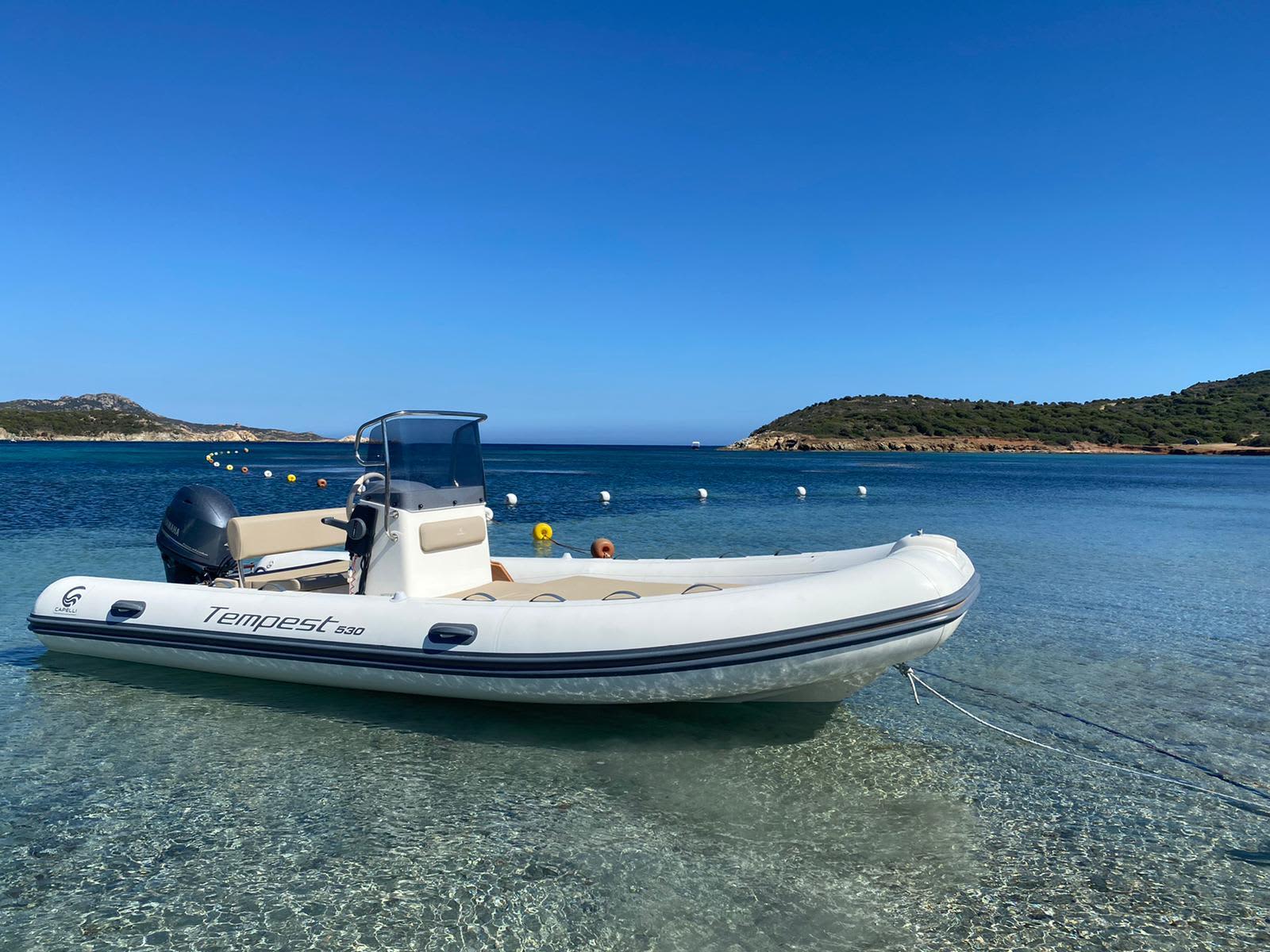 Discover Chia: A full day of sun on a motorboat