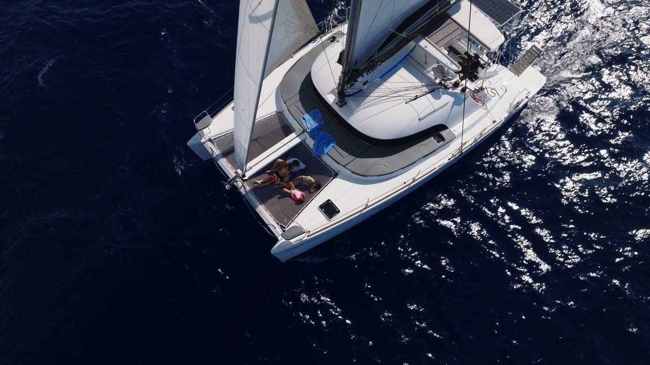 8 timmars segling längs Eloundas kust