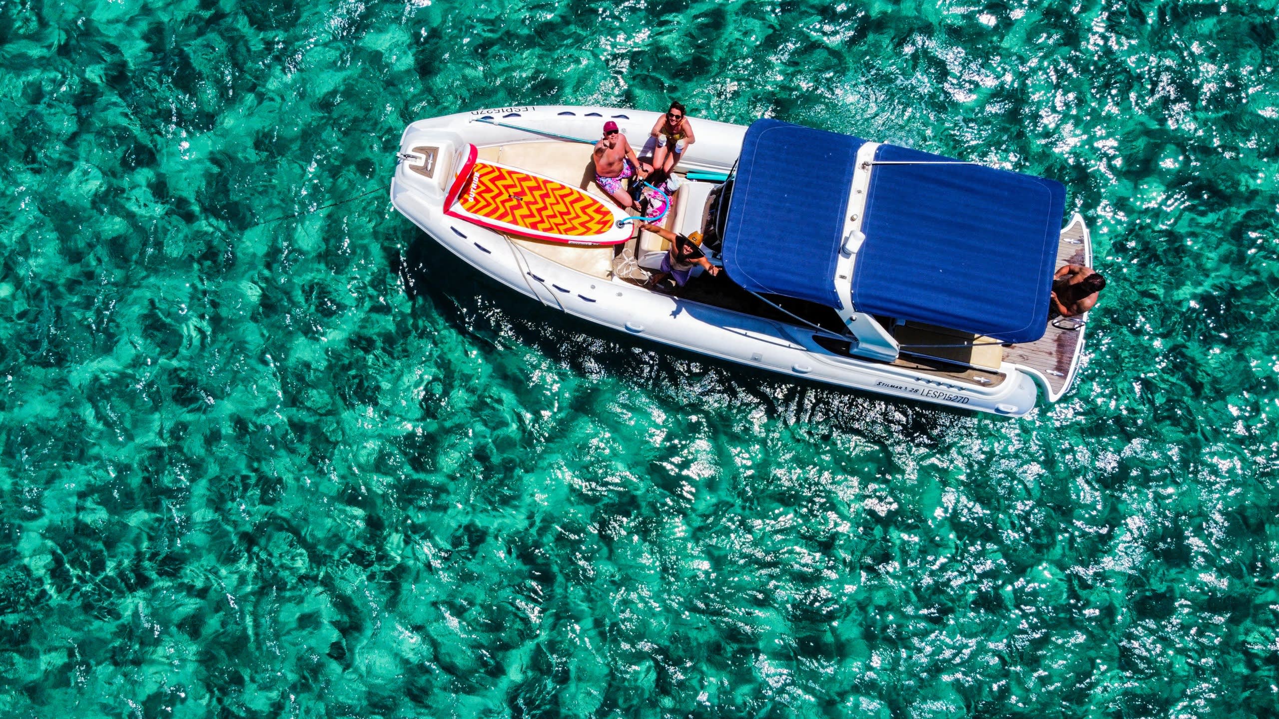 Relax on a motorboat in Otranto for 4h