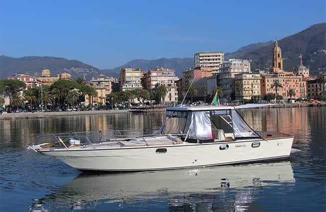 Genießen Sie die Sonne auf einer 9-stündigen Bootstour in Rapallo.