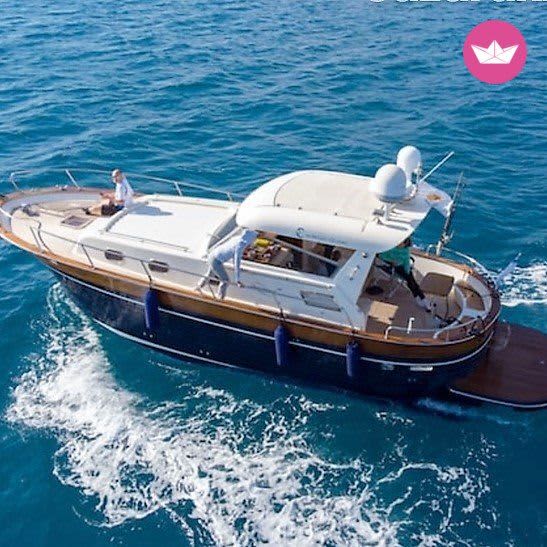 Escapada a la costa de Amalfi: un recorrido en barco de ensueño de un día completo desde Sorrento