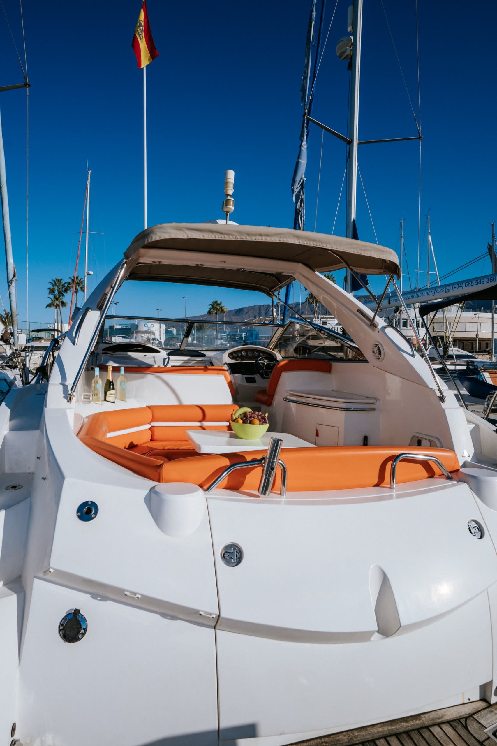 Εκδρομή με βάρκα στην Κόστα Αντέχε, διάρκειας 2 ωρών και 30 λεπτών, για να απολαύσετε τον ήλιο και τη θάλασσα