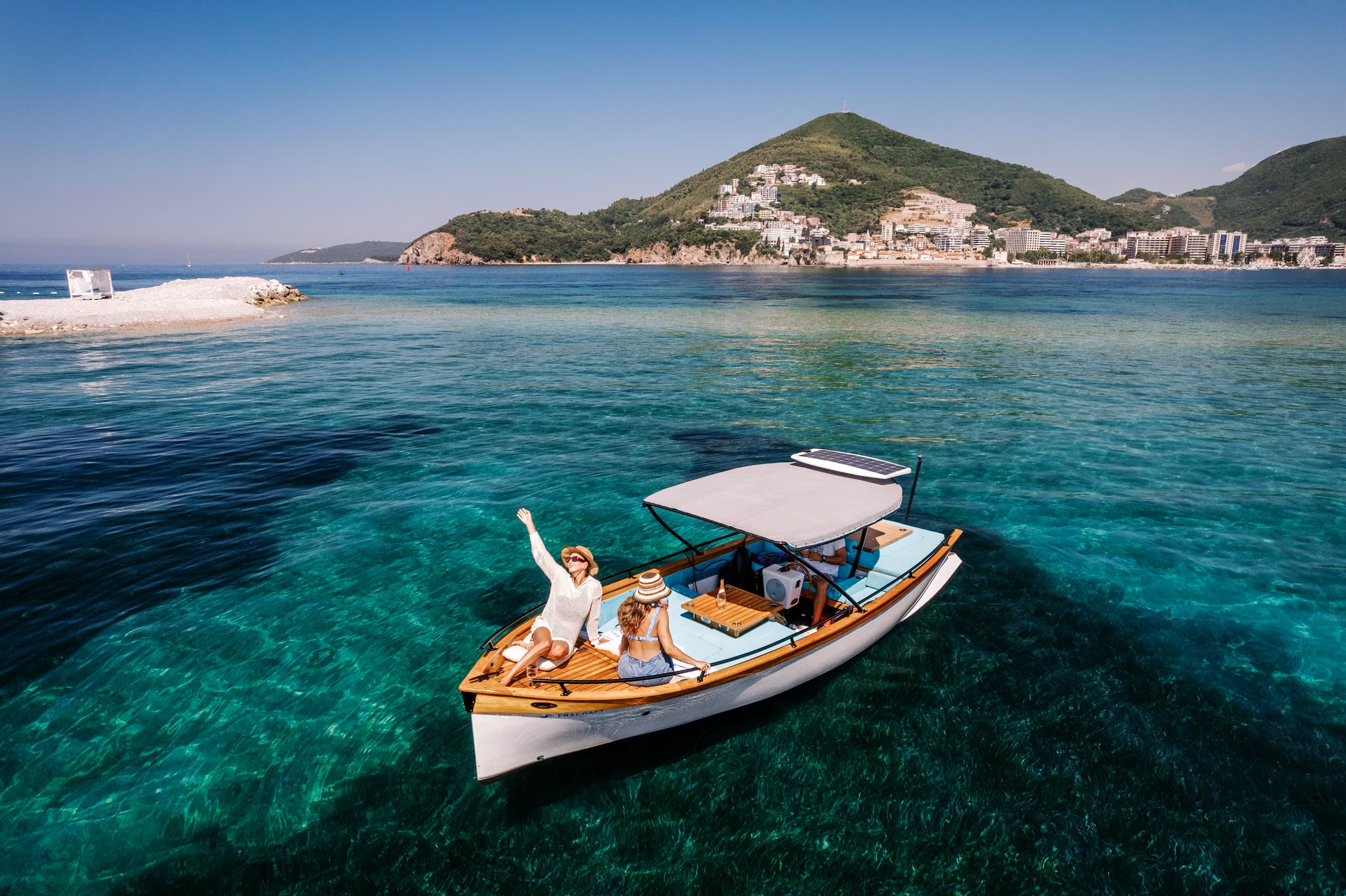 Van Blue Lagoon tot Saint Stefan: een dag vol avontuur aan de kust